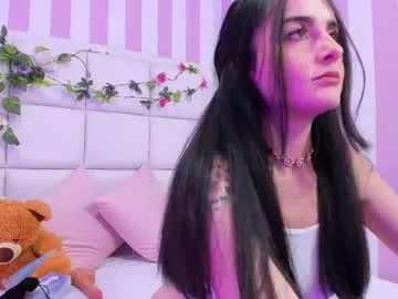 NikolJhones – webcam model profile photo Image 3