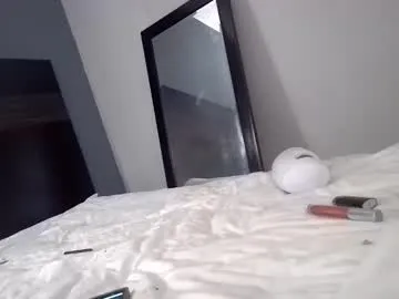 ashmomo – webcam model profile photo