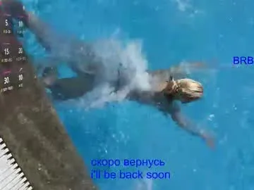 MartinaLeen – webcam model profile photo Image 18