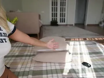 shreya_0 – webcam model profile photo Image 18