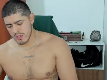 passionbond – webcam model profile photo Image 10