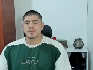 passionbond – webcam model profile photo Image 5