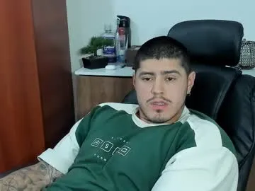 passionbond – webcam model profile photo Image 9