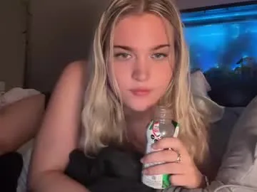 vivian_qwerty – webcam model profile photo Image 3