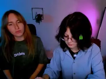 mae_nathan – webcam model profile photo Image 9