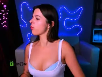 Claire – webcam model profile photo Image 13