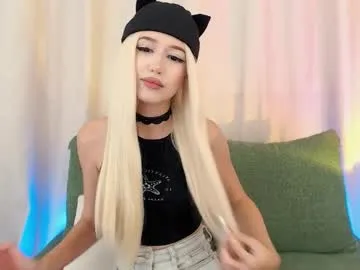 Carine cam session Image 13