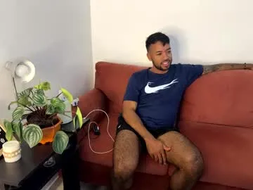 MartinaLeen – webcam model profile photo Image 2