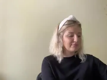 puneripiya – webcam model profile photo Image 2