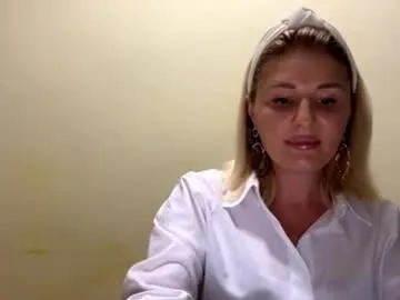 puneripiya – webcam model profile photo Image 4