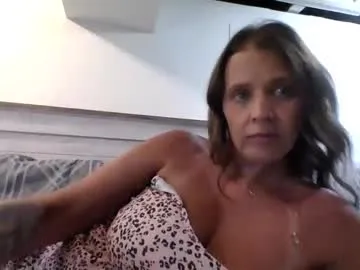 puneripiya – webcam model profile photo Image 2