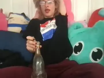 HellenSuric – webcam model profile photo Image 2