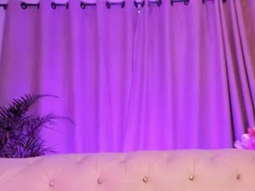 NiaSalvatore – webcam model profile photo Image 16