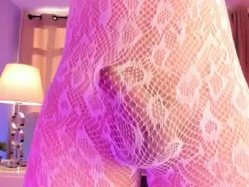 NiaSalvatore – webcam model profile photo Image 9