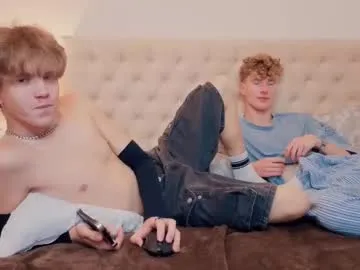 mae_nathan – webcam model profile photo Image 13