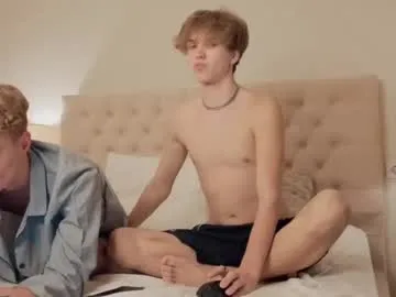 mae_nathan – webcam model profile photo Image 14