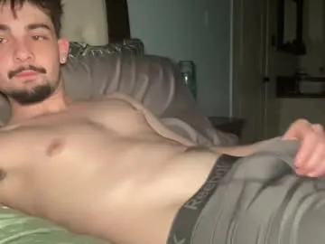 Elie – webcam model profile photo Image 5