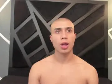 AmeliaPump – webcam model profile photo Image 11