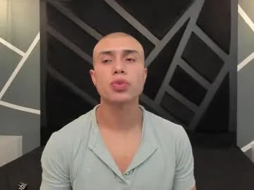 AmeliaPump – webcam model profile photo Image 3