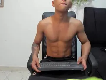 midwestlovers1990 – webcam model profile photo Image 11