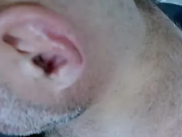 ViviennePower – webcam model profile photo Image 8