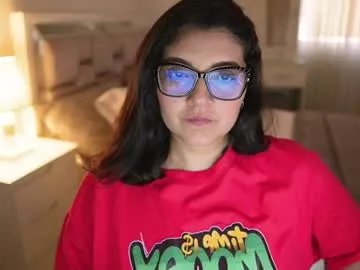 EmiliaWalker – webcam model profile photo Image 9