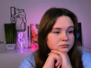 LiliDavison – webcam model profile photo Image 2