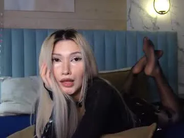 Nicole – webcam model profile photo Image 11