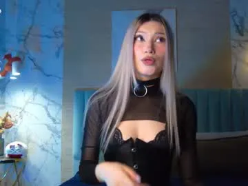 Nicole – webcam model profile photo Image 15