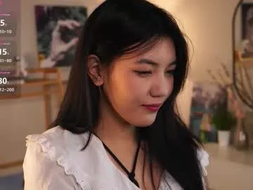 Nicole – webcam model profile photo Image 19