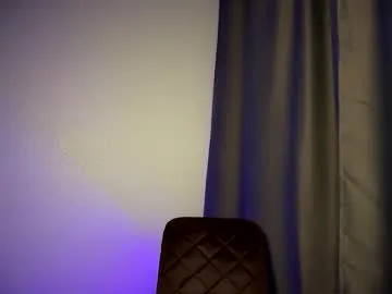 MiaYani – webcam model profile photo Image 16