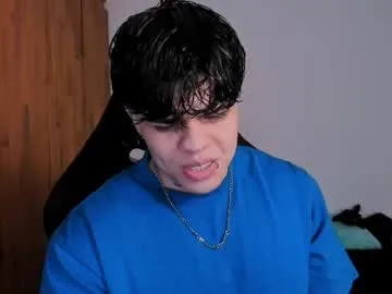 Skyller – webcam model profile photo Image 4