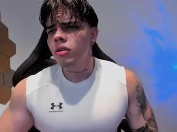 Skyller – webcam model profile photo Image 5