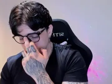 Skyller – webcam model profile photo Image 8