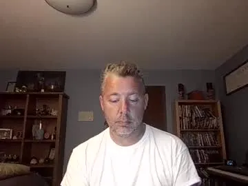 iamsomeone1234 – webcam model profile photo Image 17