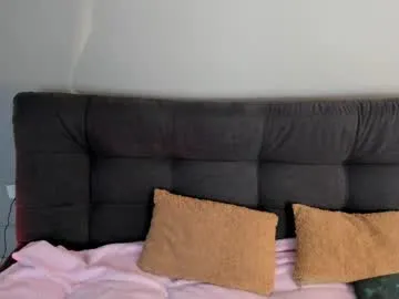 pinkypuppa – webcam model profile photo Image 2