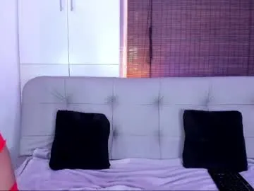 pinkypuppa – webcam model profile photo Image 3