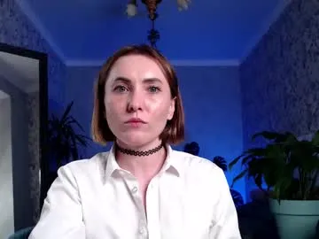 clara_bendover Image 4