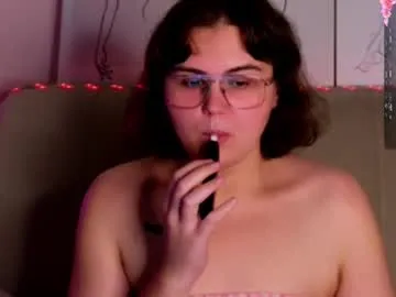 KiaMiles – webcam model profile photo Image 7