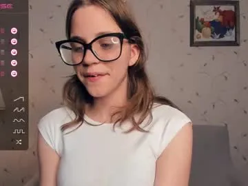 pureannuals – webcam model profile photo Image 12