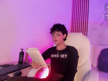 sweetsour18 – webcam model profile photo Image 16