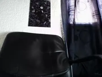 pureannuals – webcam model profile photo Image 10