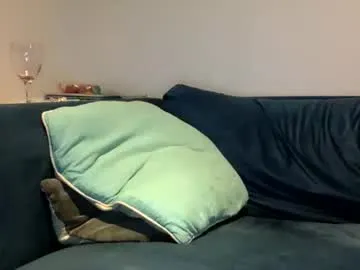 rayannzz – webcam model profile photo Image 3