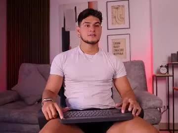 NinnaWood – webcam model profile photo Image 14