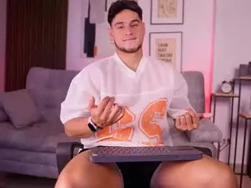 NinnaWood – webcam model profile photo Image 17