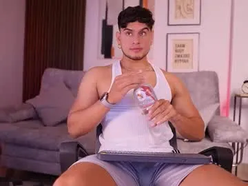 NinnaWood – webcam model profile photo Image 6