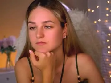 HitomiLii – webcam model profile photo Image 10