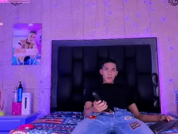 iamsomeone1234 – webcam model profile photo Image 15