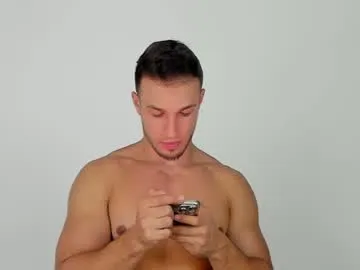 Nicole – webcam model profile photo Image 2