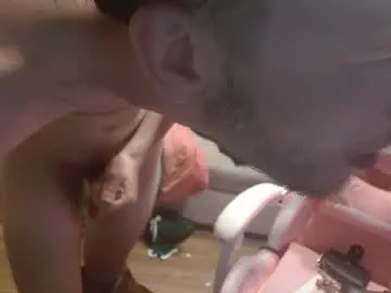 tomtimon11 – webcam model profile photo Image 3